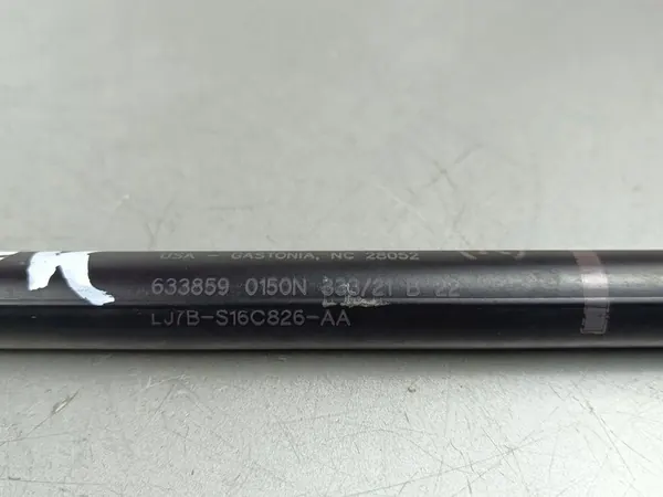 Atuador do capô Lincoln Corsair 2022 LJ7BS16C826AA image 3