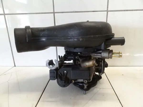 VW PASSAT B3 III 1.8 B 88-93 Couverture Monowtrysk 0132008S00 image 2