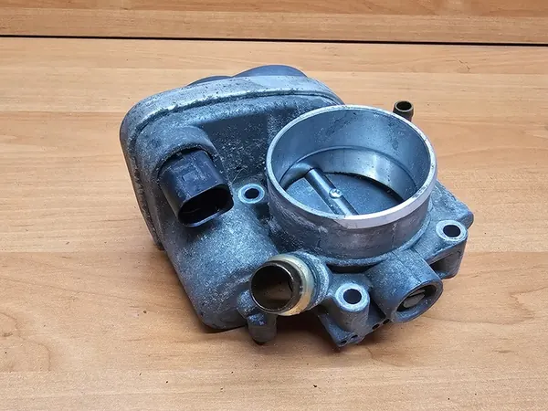 Drosselklappe Opel Zafira B 1.8B 06-14 55353801 image 3