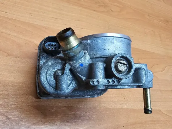 Drosselklappe Opel Zafira B 1.8B 06-14 55353801 image 5