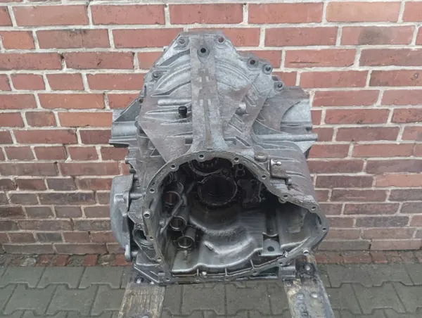 Audi S-Tronic DL501 vaihteiston etukansi OEM 0B5301103L image 2