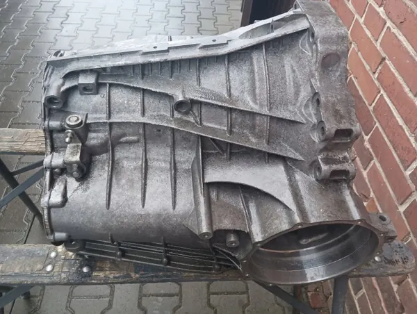 Audi S-Tronic DL501 vaihteiston etukansi OEM 0B5301103L image 3