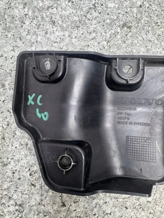 Volvo XC40 2017-2024 konnuslukon kansi OEM 32234535 image 3