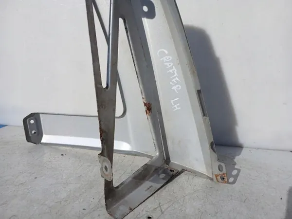 OEM 2E0853165 Garniture Phare Avant Gauche Argent image 3
