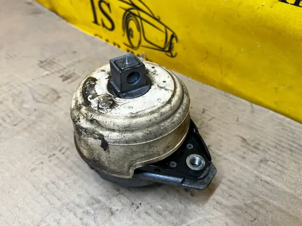 Moottorin kiinnitys Mercedes GL X166 4.7 V8 image 3