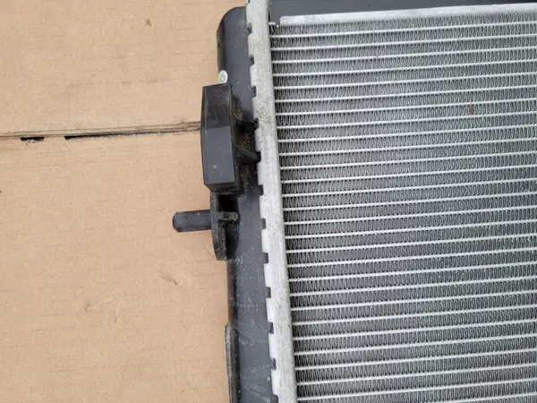 Radiateur d'eau OEM 9841876280 pour Opel E-Corsa F image 10