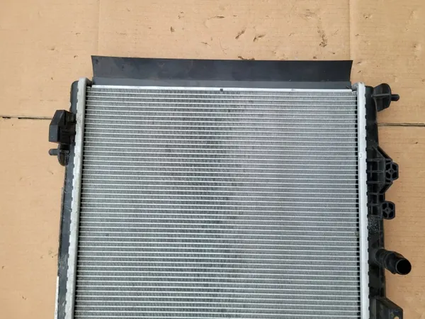 Radiateur d'eau OEM 9841876280 pour Opel E-Corsa F image 6