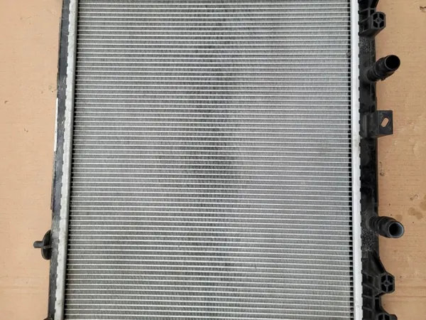 Radiateur d'eau OEM 9841876280 pour Opel E-Corsa F image 7