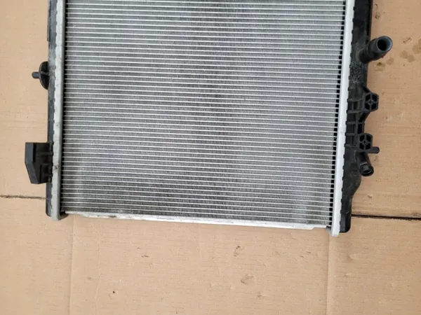 Radiateur d'eau OEM 9841876280 pour Opel E-Corsa F image 8