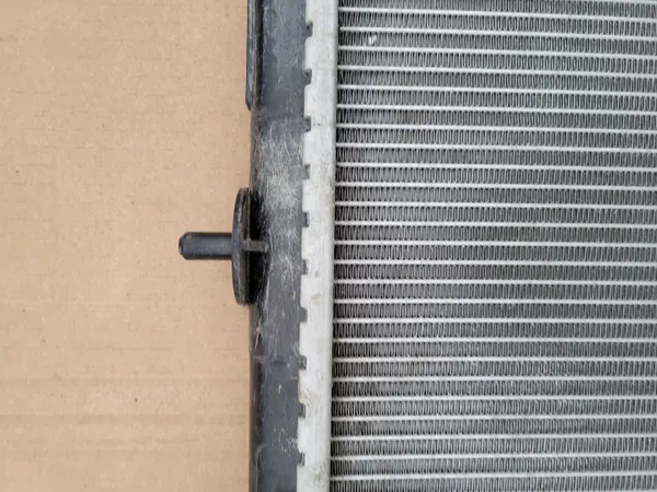 Radiateur d'eau OEM 9841876280 pour Opel E-Corsa F image 9