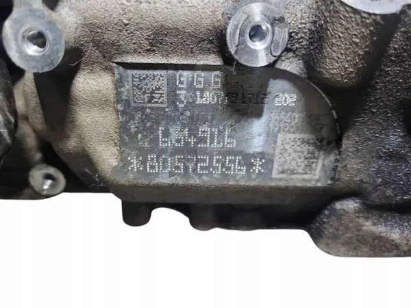 Mercedes-Benz Moottorilohko OEM 654916 C-luokka W205 image 4