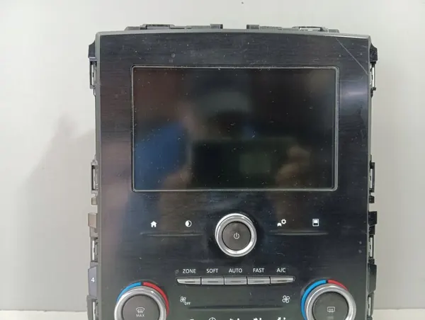 Renault OE 280904698R Pantalla Radio & Panel Ventilación image 3