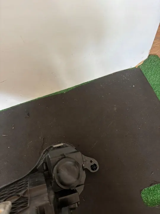 Farol Direito Skoda Yeti Bi Xenon Europa image 10