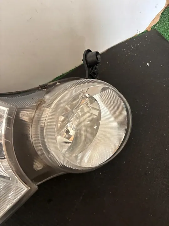 Farol Direito Skoda Yeti Bi Xenon Europa image 4