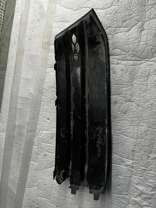 Rejilla de parachoques delantera AUDI A1 LIFT image 2