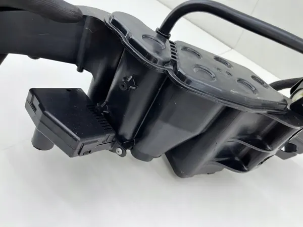 Kit Filtre à Charbon Résonateur Jeep Compass II OEM 521122980 image 10