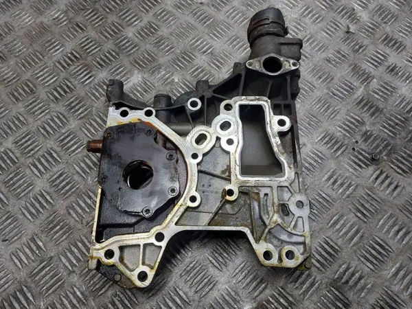 Bomba de aceite usada OEM 55565003 Opel Astra J 1.6T image 2