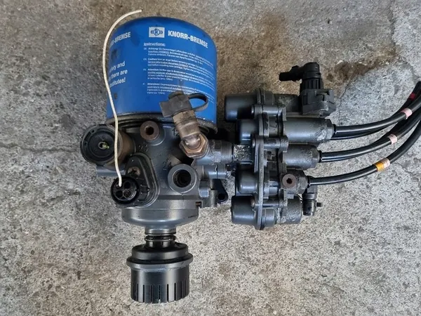 Vanne de base du dessiccateur d'air DAF 45 55 LF image 2