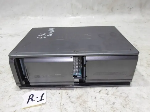 CD-vaihtaja OEM 07493116 BMW E36 E38 E39 E46 E53 image 2