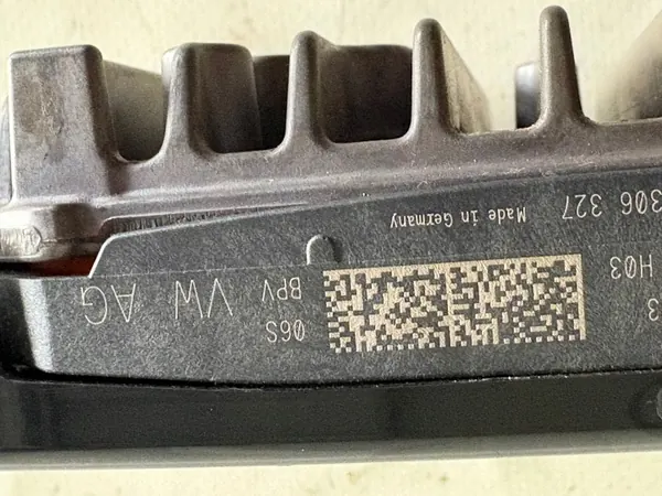 Radar Distronic Audi OEM 8B3907561N - Usado image 5