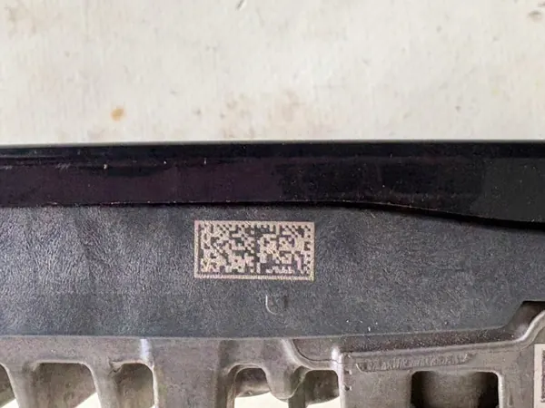 Radar Distronic Audi OEM 8B3907561N - Usado image 9