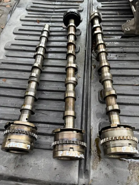 Árvore de cames Mercedes A278 4.7 Biturbo Usado OEM image 2