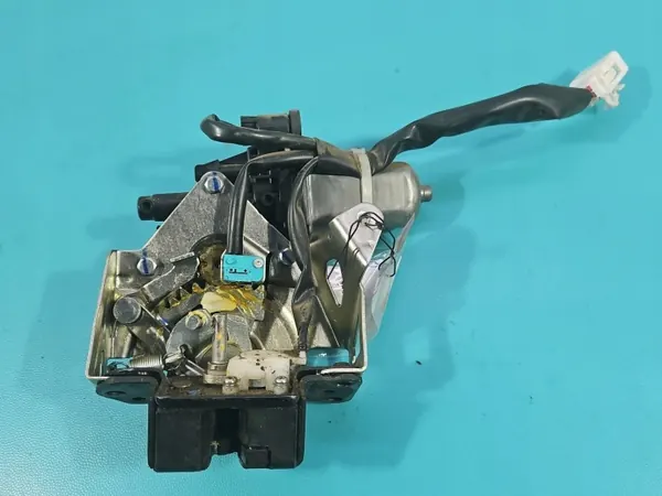 Serrure hayon OEM 163800-0062 pour Toyota RAV4 IV image 5