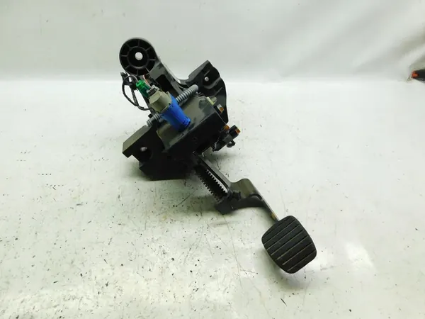 Kupplungspedal 306105588R - Opel VIVARO B Renault TRAFIC 3 image 2