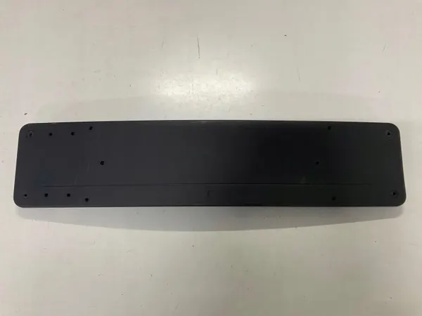 Cadre de plaque d'immatriculation Mercedes Classe C W206 OEM A2068853001 image 2
