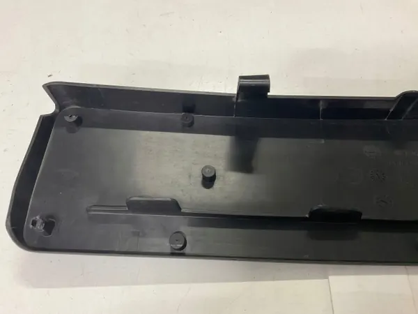Cadre de plaque d'immatriculation Mercedes Classe C W206 OEM A2068853001 image 10