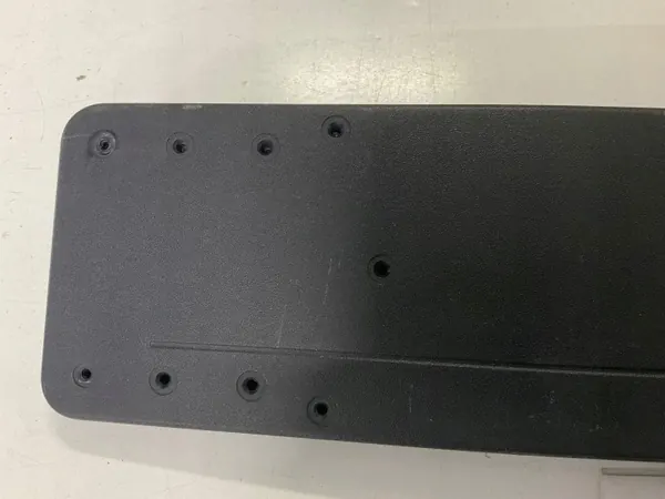 Cadre de plaque d'immatriculation Mercedes Classe C W206 OEM A2068853001 image 4