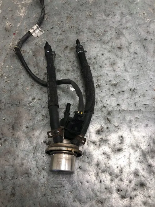 AdBlue-suutin OEM A0004901113 Mercedes W205:lle image 3