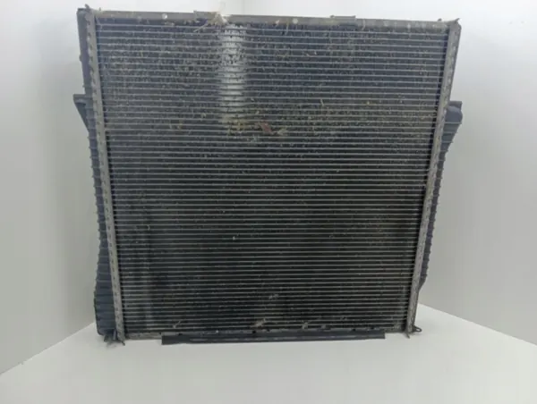BMW X5 E53 2006 Waterradiator OEM 7543347 image 2