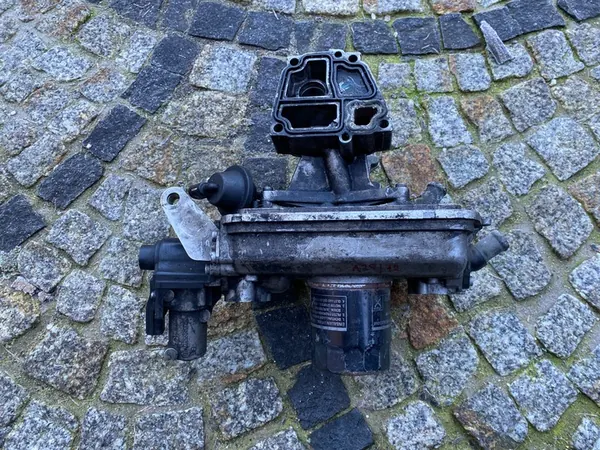 EGR-Ventilkühler VW T5 03L115512A 03L115561 03L117021C image 2