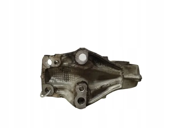 Peugeot 5008 akselilaakerituki OEM JUT147483 image 3