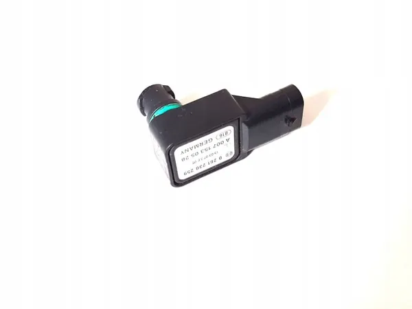Sensor de Presión Colector OEM A0071530528 Usado image 2