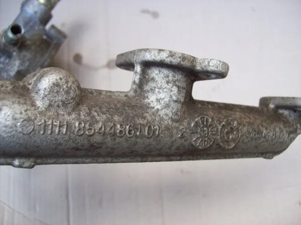 BMW Vesipumpun Kantti OEM 8543830 8544861 Käytetty image 3