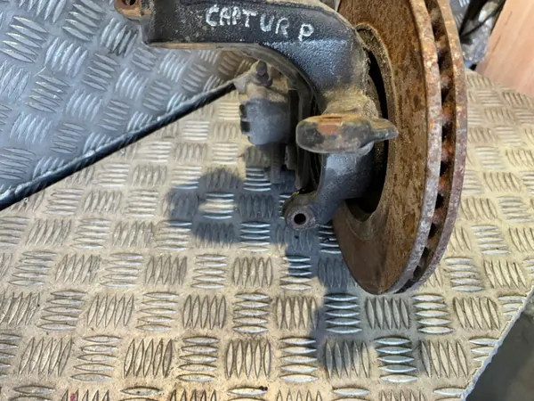 Renault Captur II 1.0 Rechter Vorderer Achsschenkel OEM 411516635R image 3