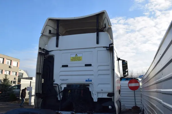 Squelette de cabine MAN TGX XLX avec portes, automatique image 4