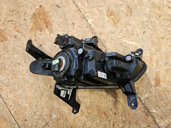 Halogenstrålkastare Vänster Fram OEM 92201-J7500 Kia image 3