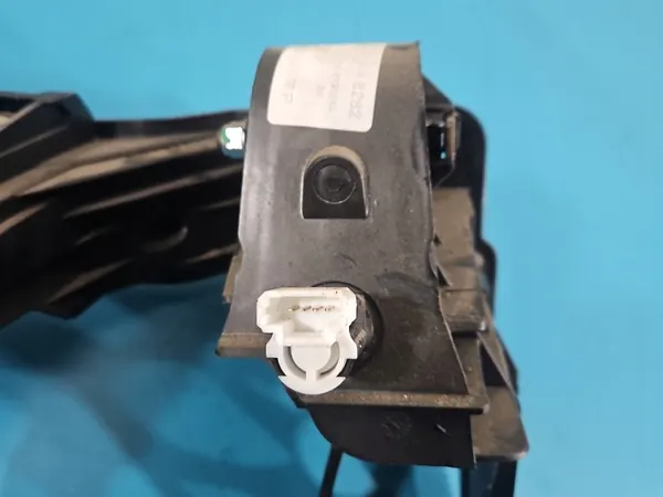 Bremspedale und Kupplungspedale Opel Movano III image 3