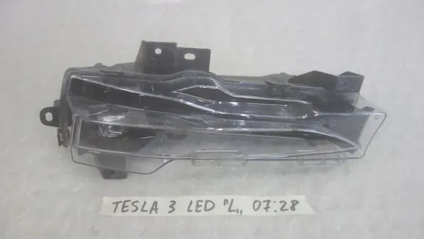 Phares LED Halogène Tesla OEM 1624797-00-A Gauche Avant image 4