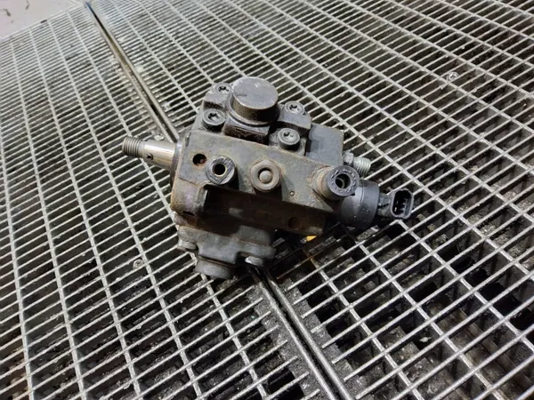 Injectiepomp Opel Insignia A 2.0 CDTI OEM 55574632 image 4