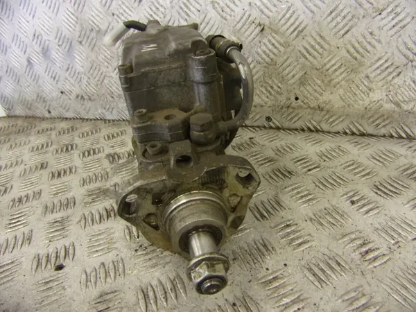Ruiskutuspumppu VW Passat B5 1.9 TDI 0280130115M image 3
