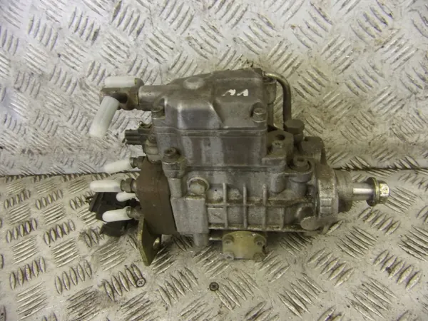 Ruiskutuspumppu VW Passat B5 1.9 TDI 0280130115M image 4