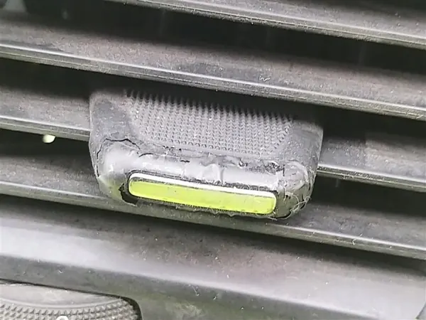 Grille de ventilation console droite OEM 13432403 Opel Zafira C image 4