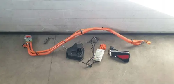Tesla Model Y Ladeklappen-Aktuator OEM 1537264-20-B image 2