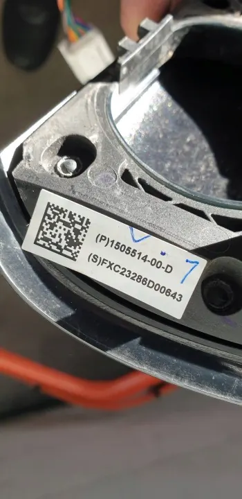 Tesla Model Y Ladeklappen-Aktuator OEM 1537264-20-B image 10