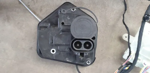 Tesla Model Y Ladeklappen-Aktuator OEM 1537264-20-B image 7