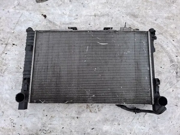 MERCEDES W203 2.7 CDI Enfriador de agua AC image 1